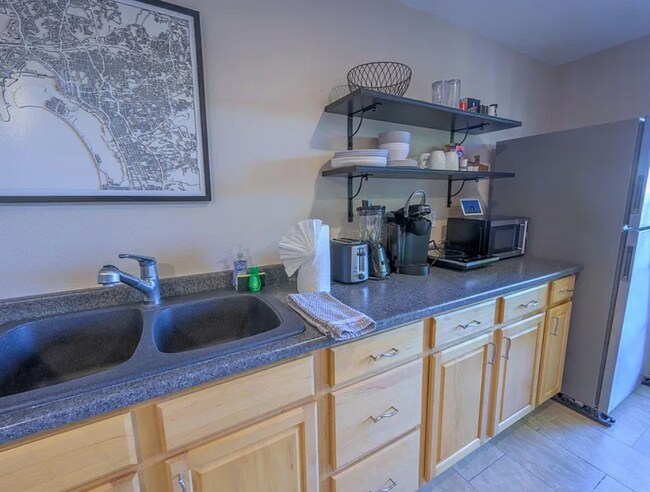 Building Photo - 4433 Date Ave