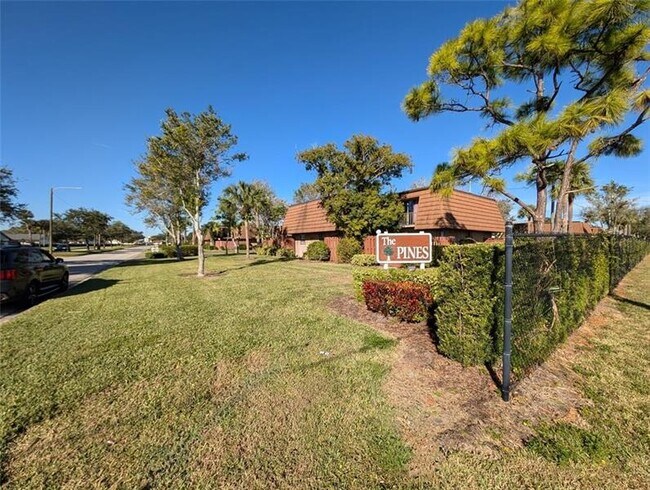 Building Photo - 1302 Nebraska Ave