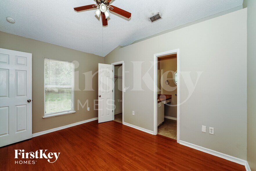 Building Photo - 791 Geary St SW