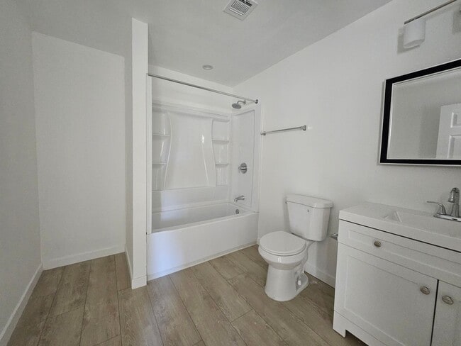 Building Photo - Goleta Properties