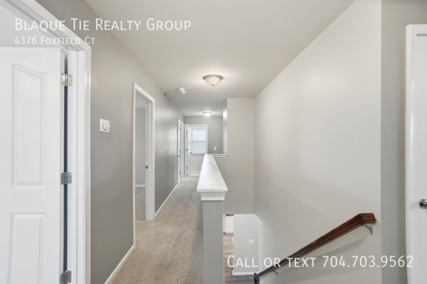 Building Photo - 4376 Foxfield Ct
