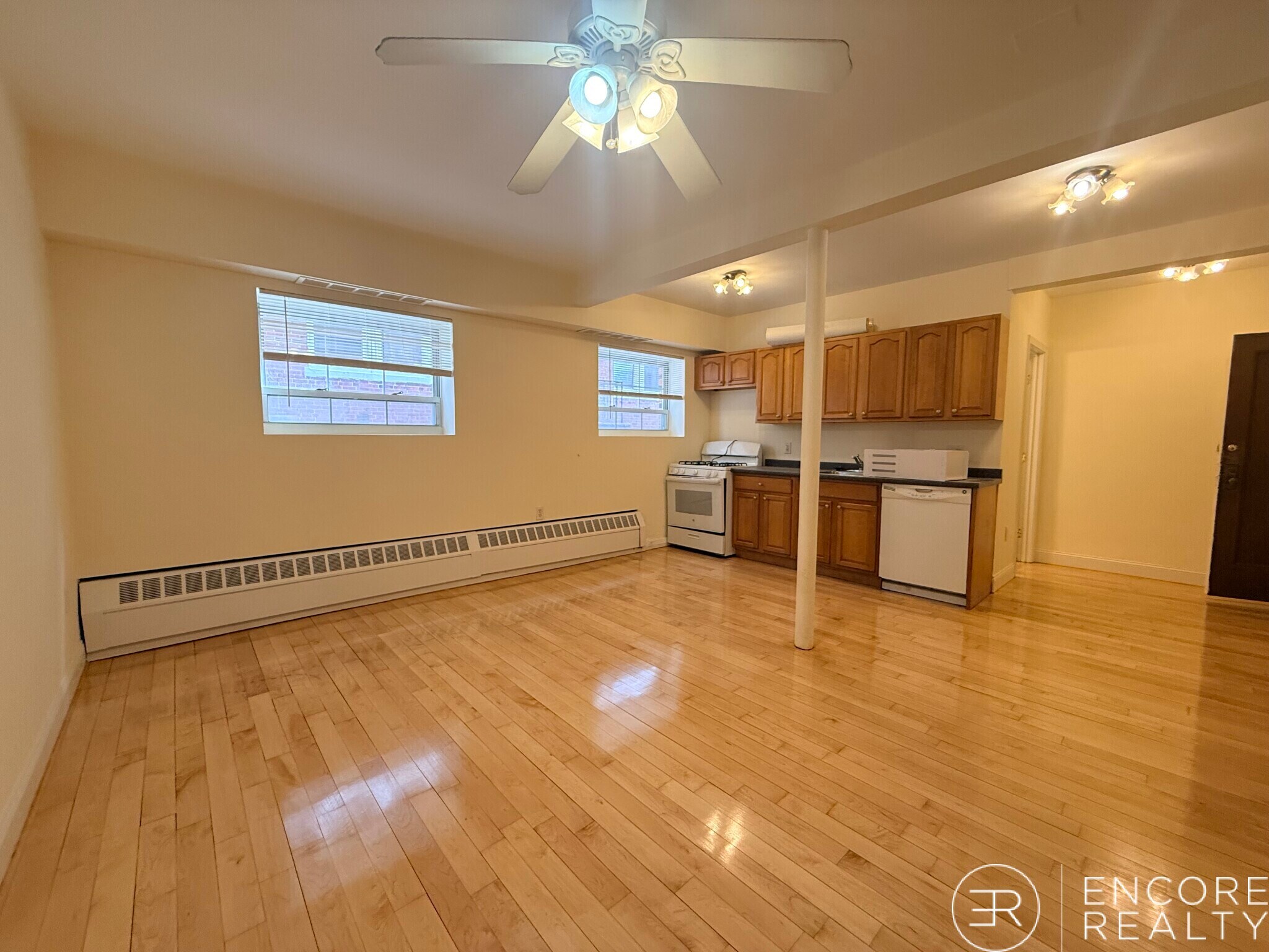 Building Photo - 1555 Beacon St