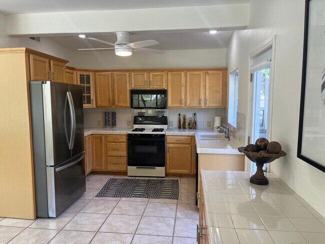 Building Photo - 76829 Iroquois Dr