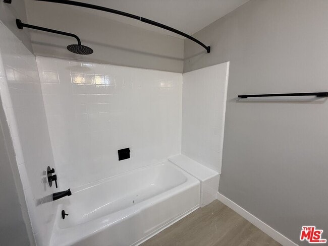 Building Photo - 3320 Pacific Ave