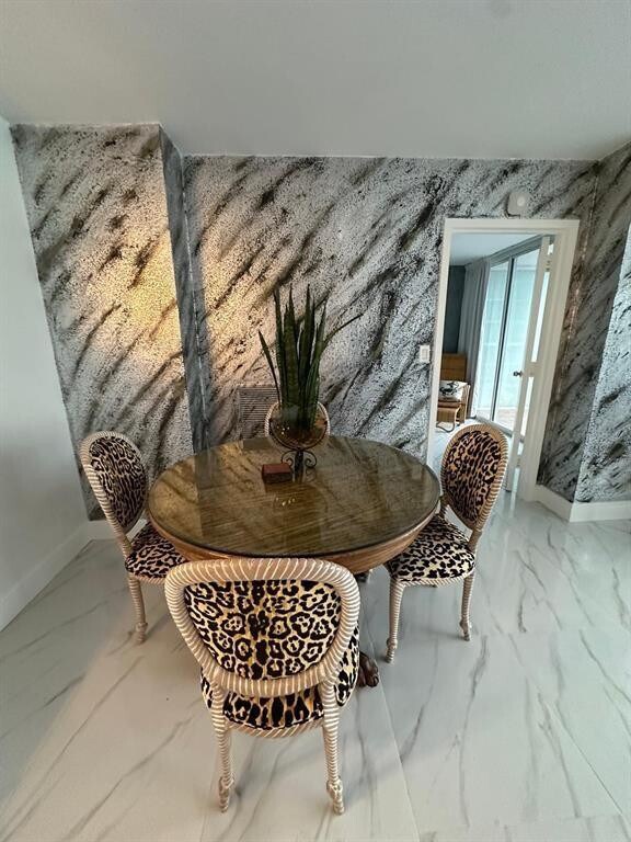 Building Photo - 7601 E Treasure Dr