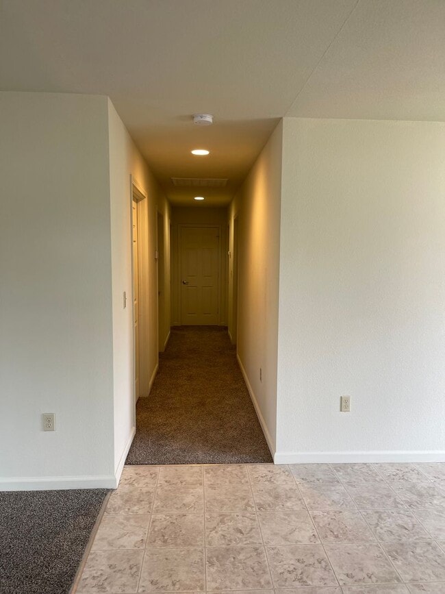 Building Photo - 3 BED 2 BATH W/ATTACHED MOTHER-IN-LAW SUITE *SOLAR PANELS ON ROOF = LOW ELECTRIC BILL*