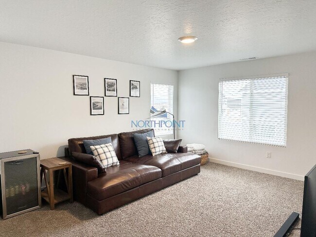 Building Photo - 3 BR/2.5BA | Newly Renovated Single Family Home | 1-Car Garage Parking | In Lehi!
