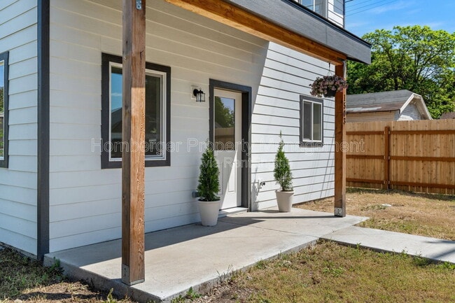 Building Photo - 1503 E Marietta Ave