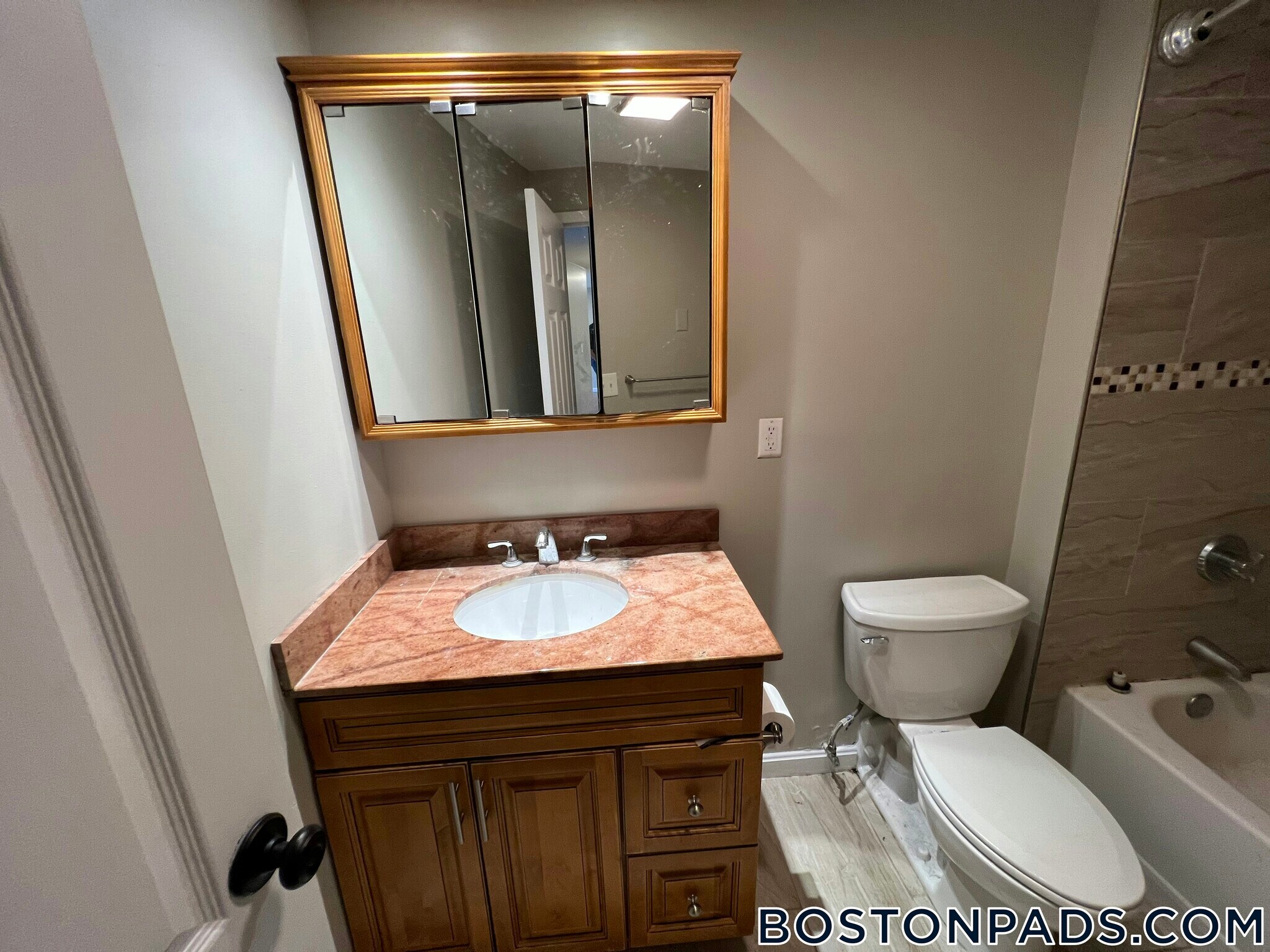 Building Photo - 757 Highland Ave