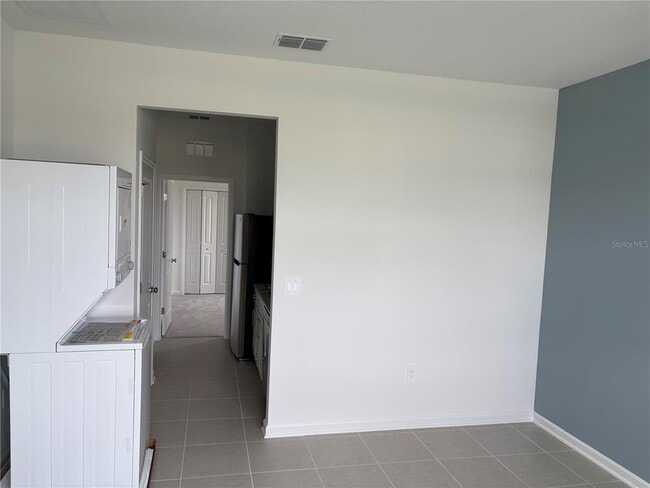 Building Photo - 5241 Green Belt Dr