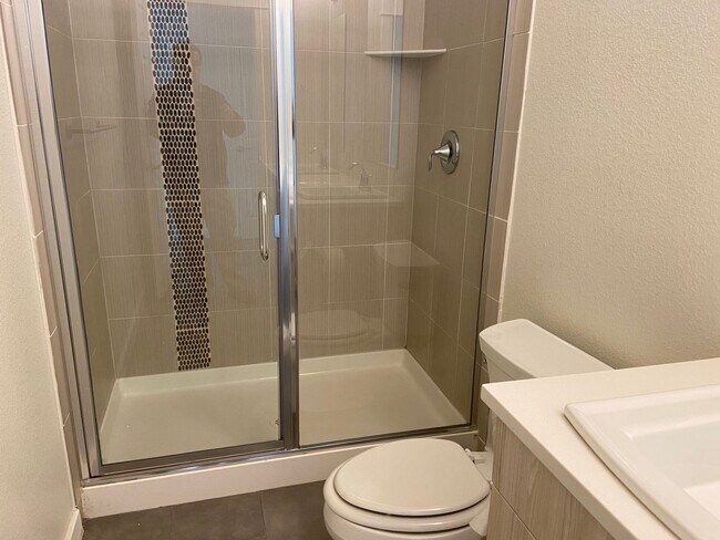 Building Photo - Modern 2 bedroom Townhome with huge Rooftop deck!!!