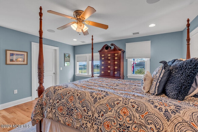 Building Photo - 300 Salem Ave