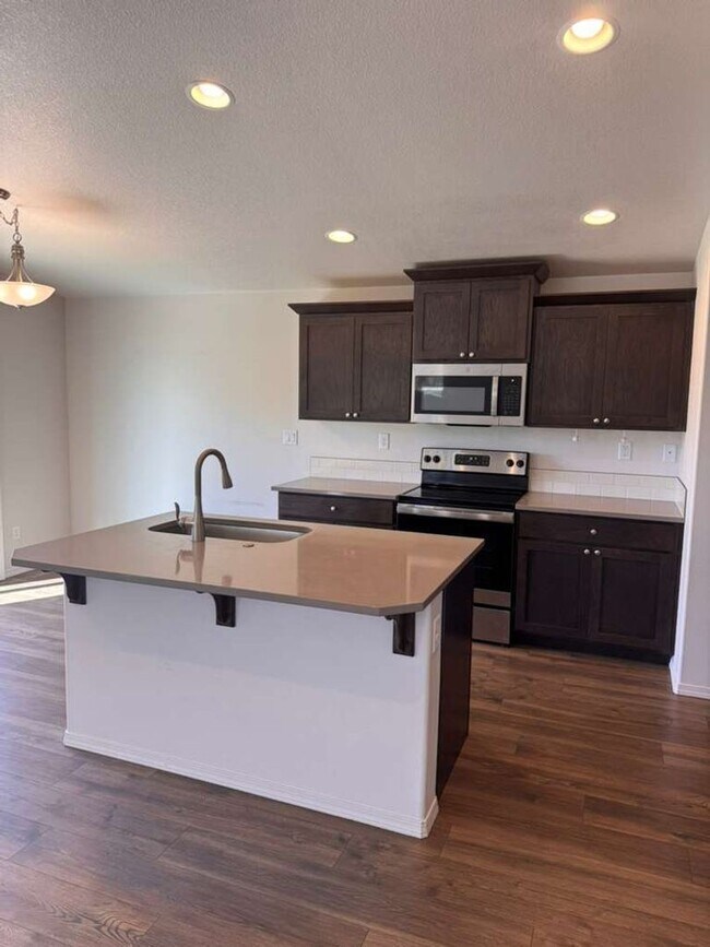 Building Photo - 1642 Zoe Ave