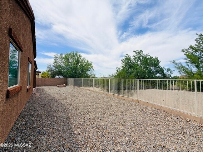 Building Photo - 9859 N Crook Ln