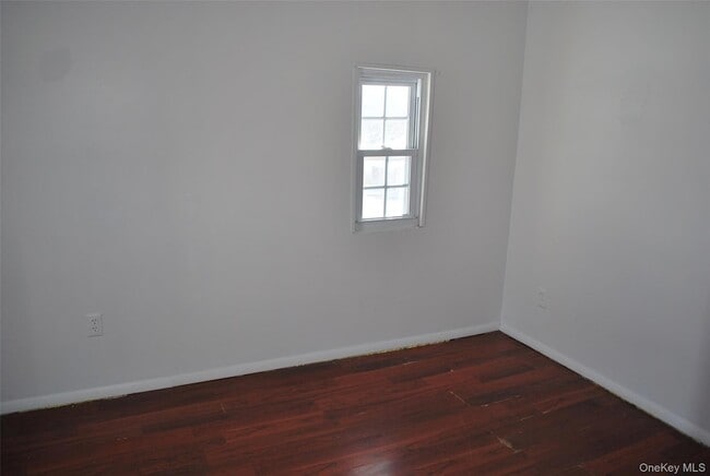 Building Photo - 22 Dekay Rd