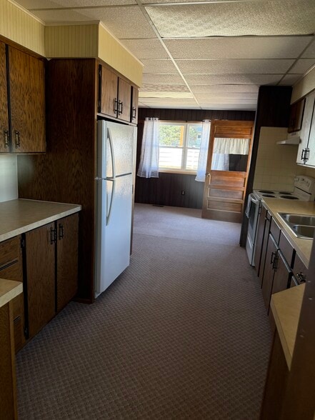 Building Photo - 320 Bates Blvd