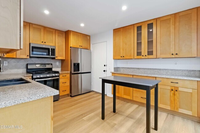 Building Photo - 646 Via Colinas