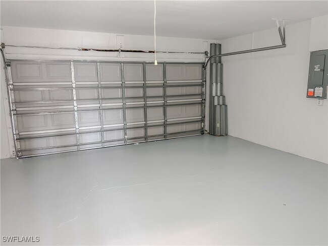 Building Photo - 3303 33rd St SW