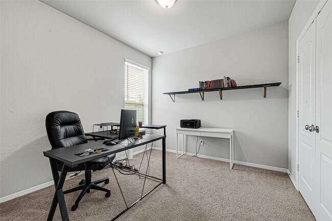 Building Photo - 25452 Northpark Lake Dr