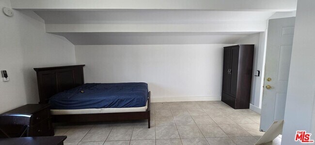 Building Photo - 17550 Willard St