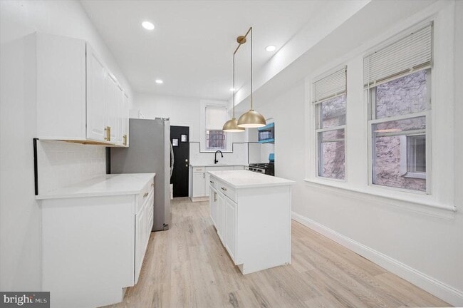 Building Photo - 3251 N Marston St