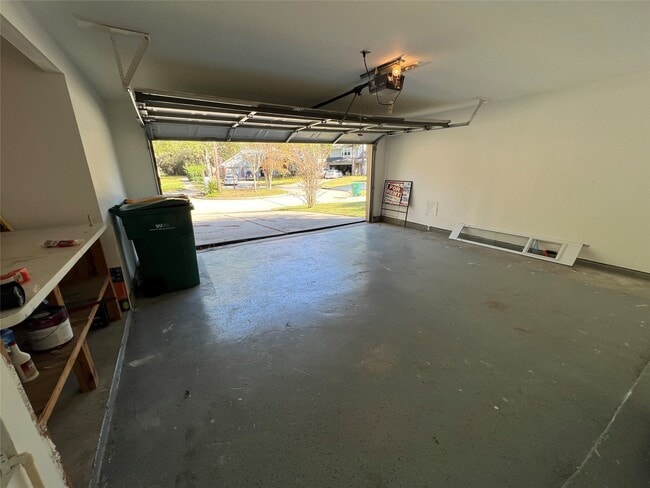 Building Photo - 38 Meadow Cove Dr