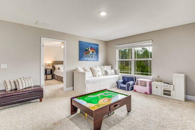 Building Photo - Bright and beautiful home in Windward Cove...