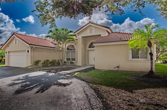 Building Photo - 7440 NW 65th Ln