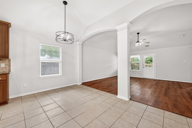 Building Photo - 6030 Wildbriar Ln