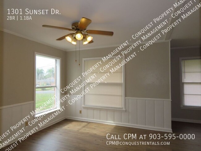 Building Photo - 1301 Sunset Dr