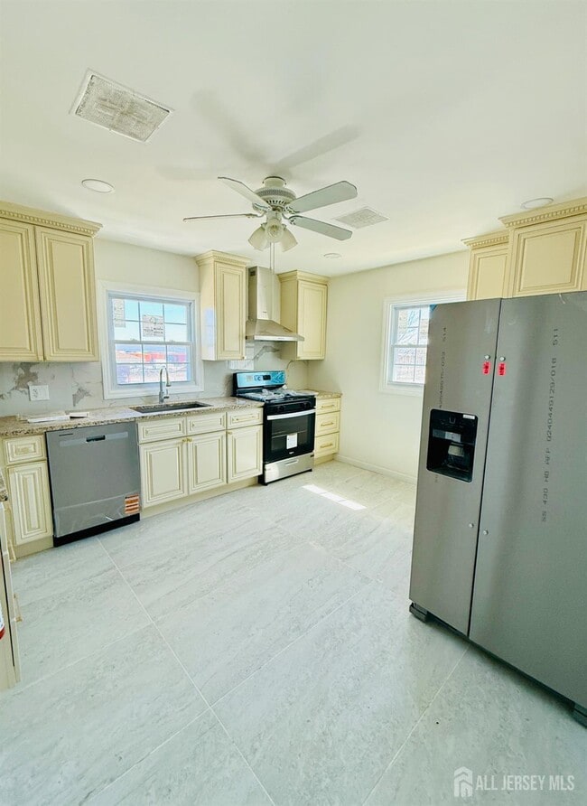 Building Photo - 54 Bergen St