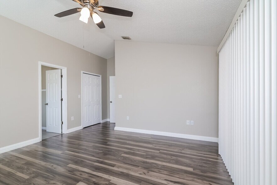 Building Photo - 2200 Country Field Way
