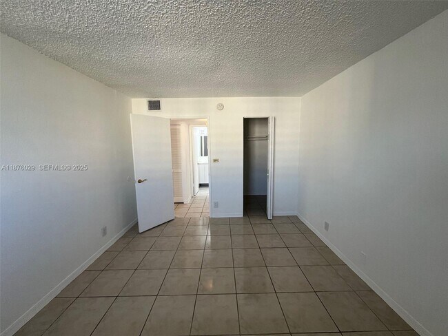 Building Photo - 4550 NW 9th St