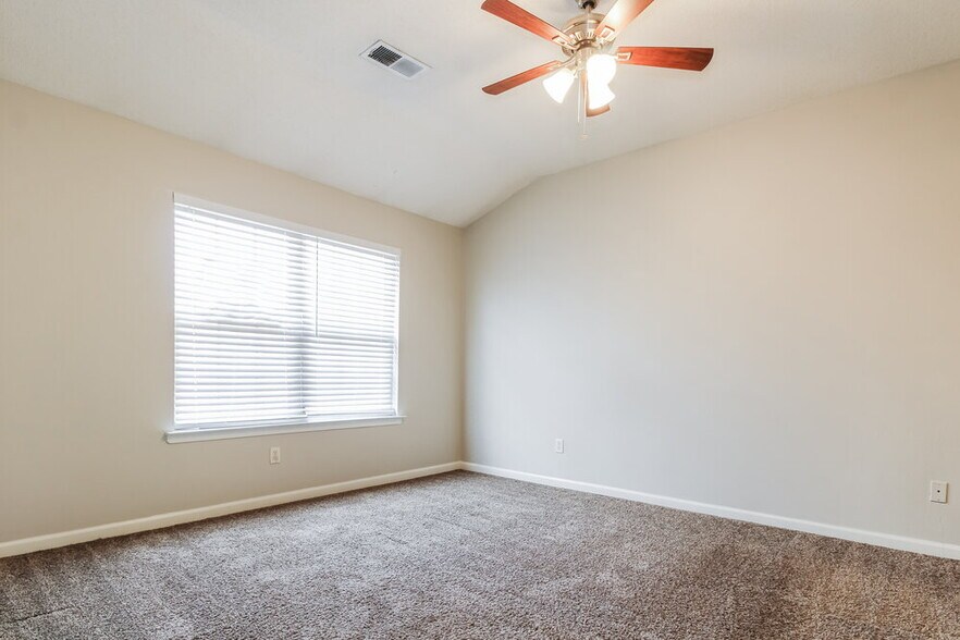 Building Photo - 9949 Fox Run Dr