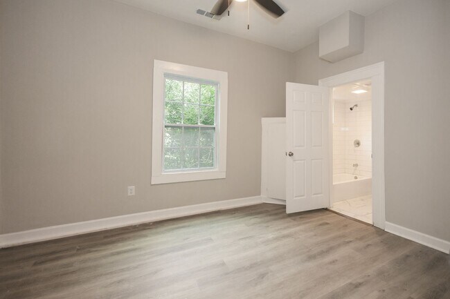 Building Photo - 526 N 17th St