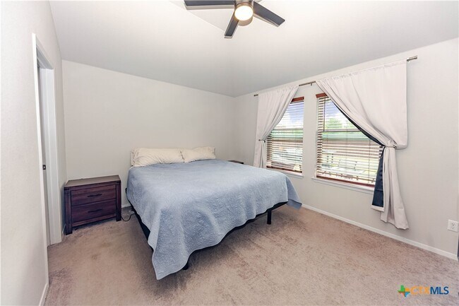 Building Photo - 303 Schuylerville Dr