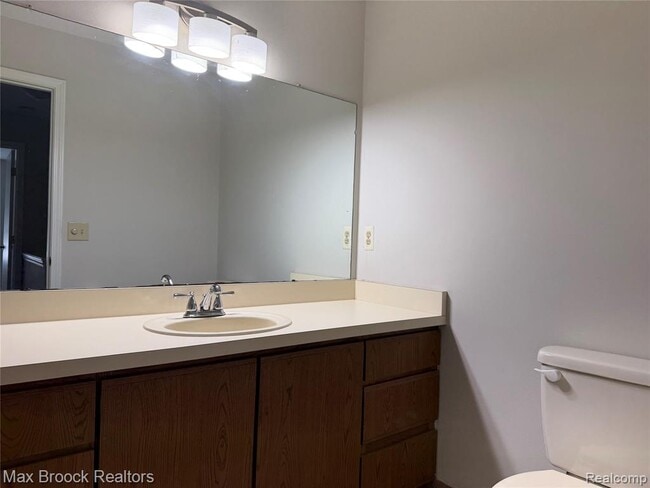Building Photo - 50431 Bay Run S