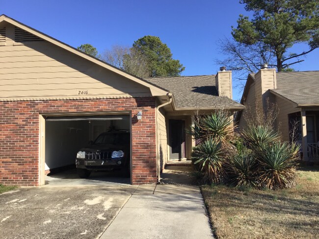 Building Photo - 2616 Burke Ln