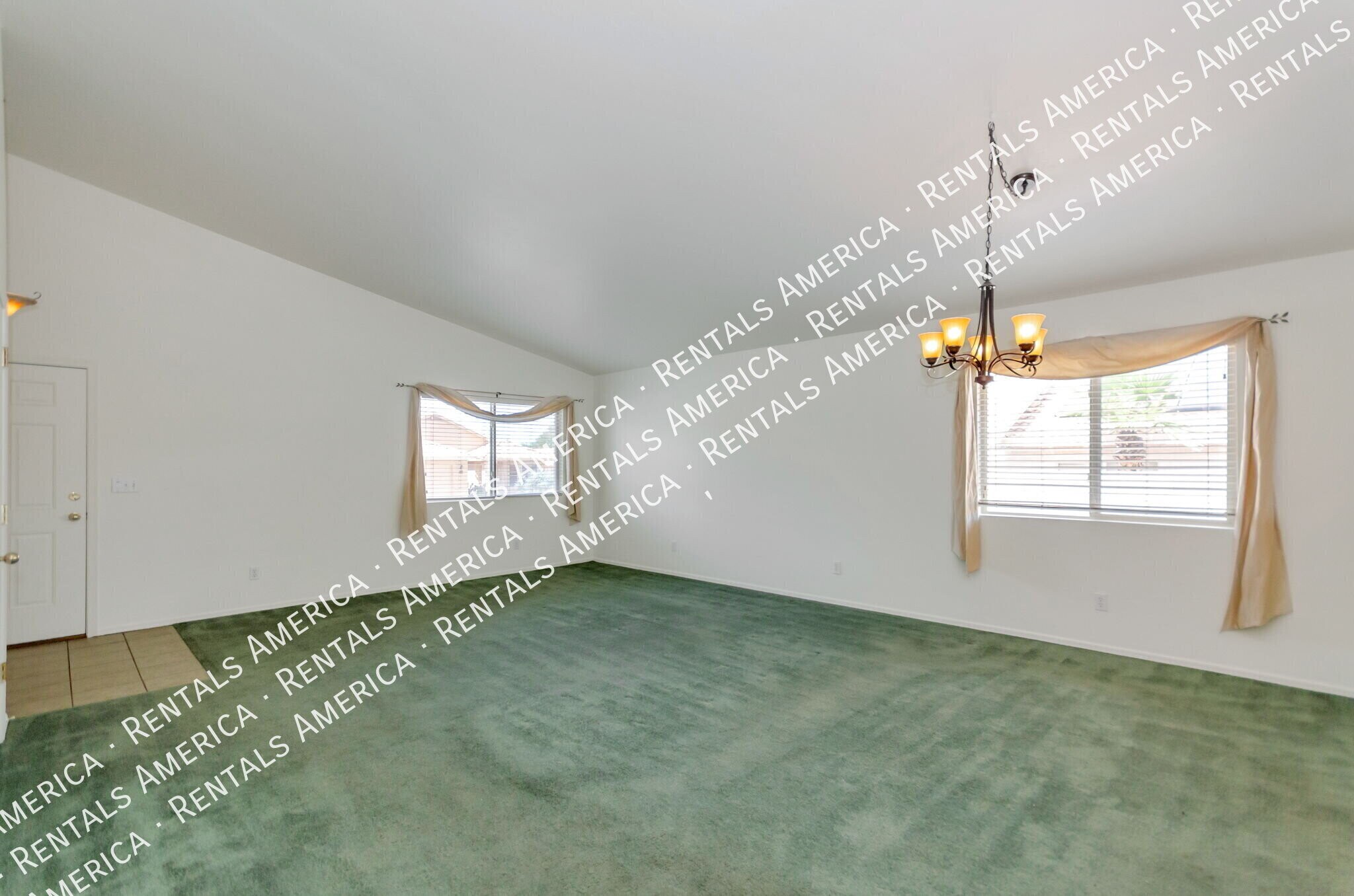 Building Photo - 894 N Sugar Maple Pl