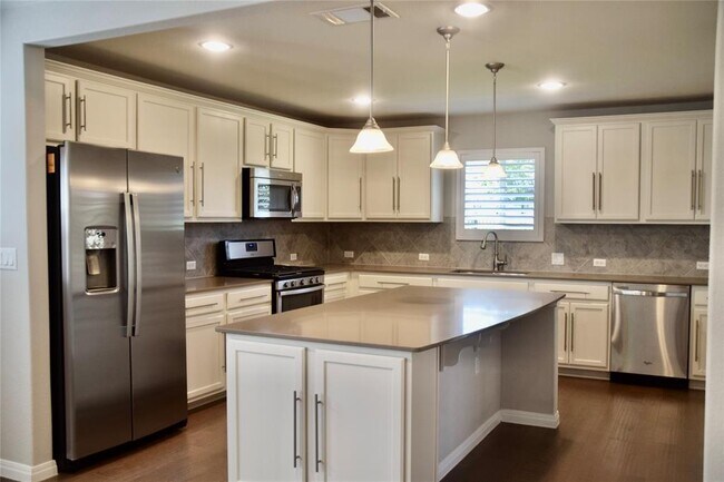 Building Photo - 821 Hamilton Ln