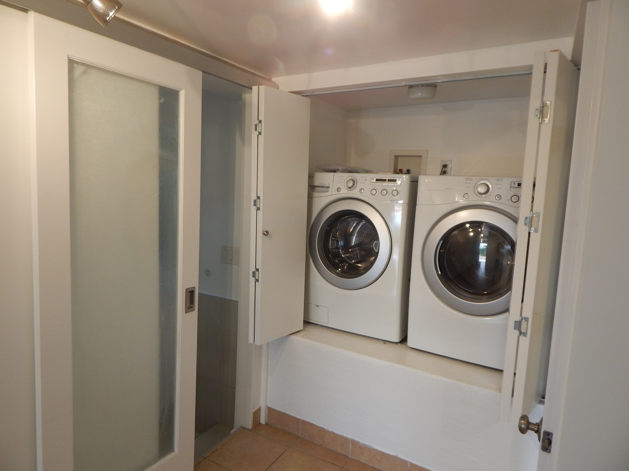 In suite laundry - 2278 Edendale Pl