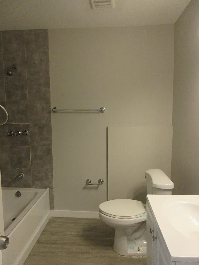 Building Photo - 547 Bellehurst Dr