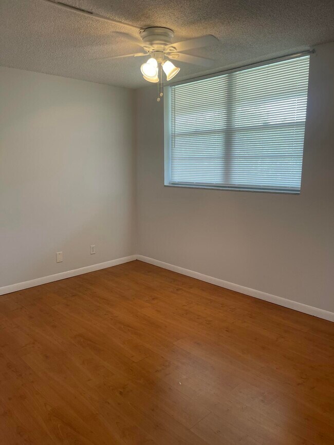 Building Photo - 7173 Orange Dr