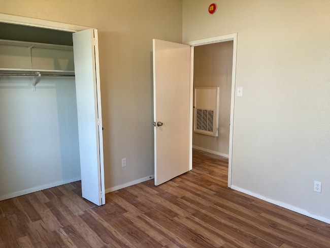 Building Photo - 5305 Indio Dr