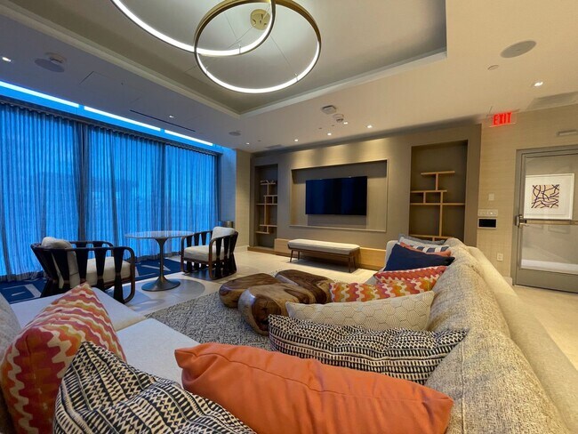 Building Photo - AZURE at Ala Moana - 1 Bed 1 Bath 1 Parking -Great location to Shopping & Restaurants