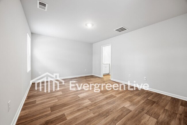 Building Photo - 1716 King Oaks Lp