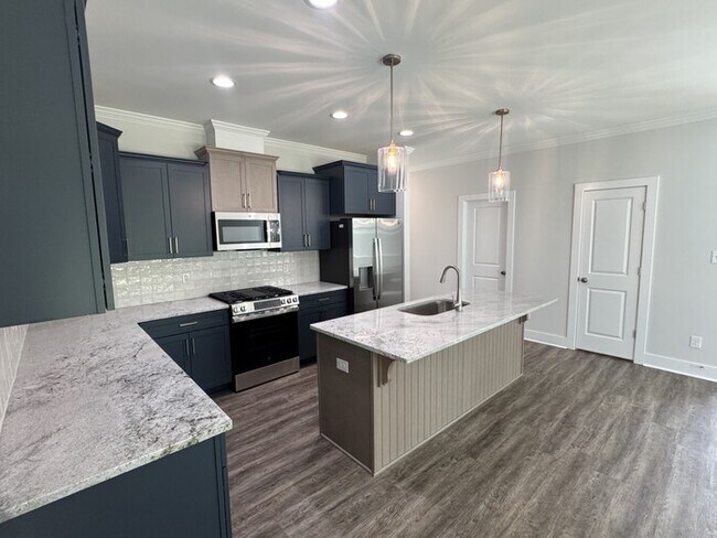 Building Photo - 3 Bed 2.5 Bath Brand New Townhome