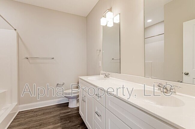 Building Photo - 105 Remount Way