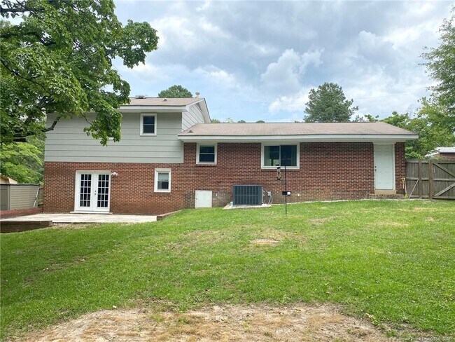 Building Photo - 3308 Cranbrook Dr