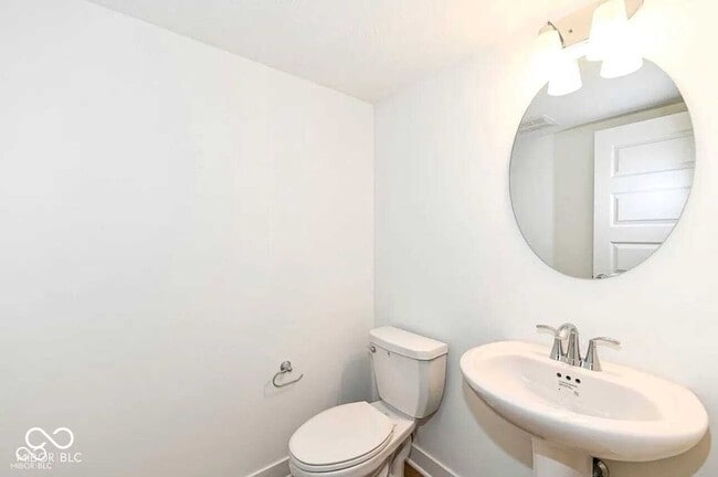 Building Photo - 9326 Somerford Dr